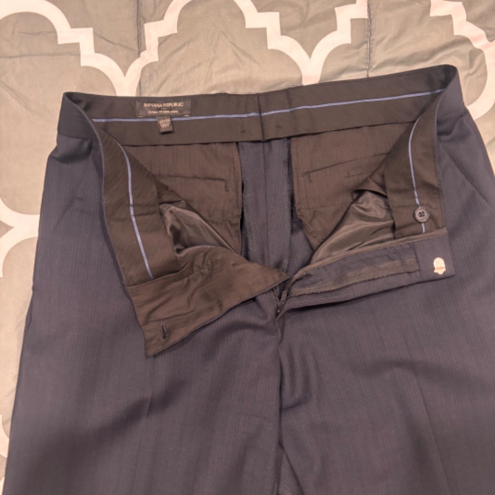 Banana Republic Dress Pants (33 W x 34 L) - Picture 2 of 3